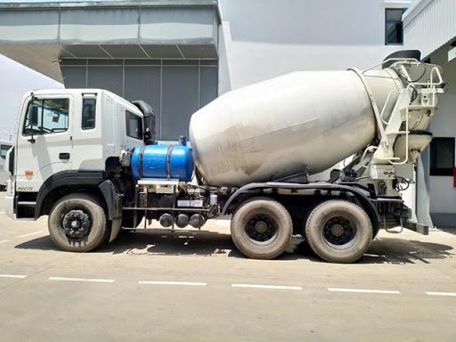 1 xe bê tông tươi