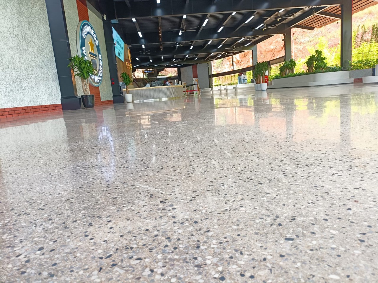 Tại sao nên đánh bóng sàn bê tông
