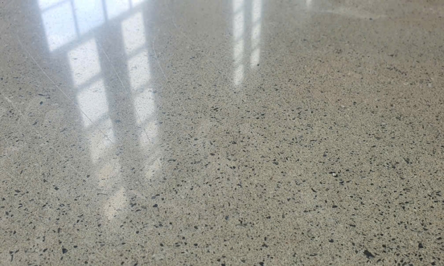Nứt chân chim sau 3 ngày là dấu hiệu điển hình khi bảo dưỡng bê tông tươi sai quy trình