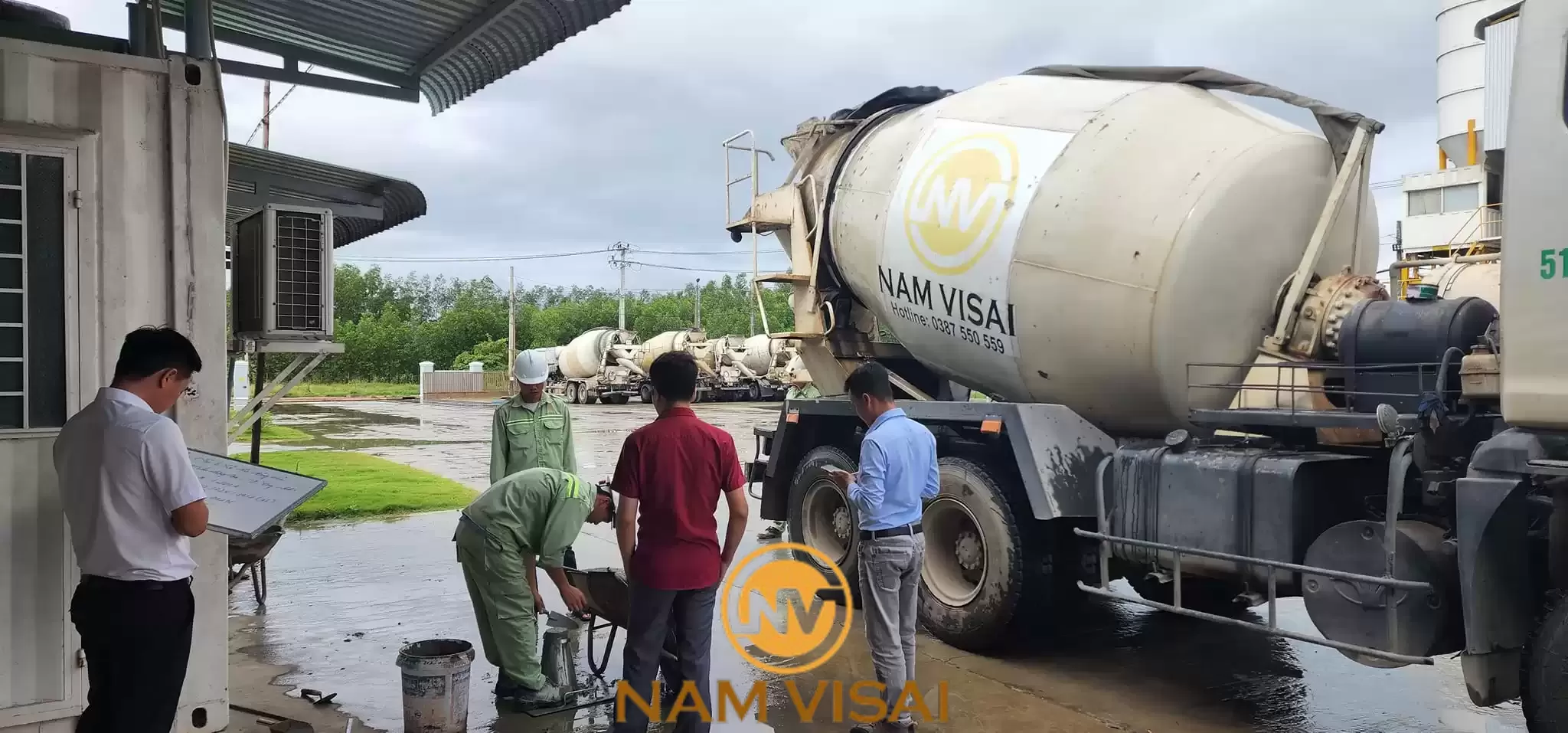 Xe bồn bê tông tươi của namvisai