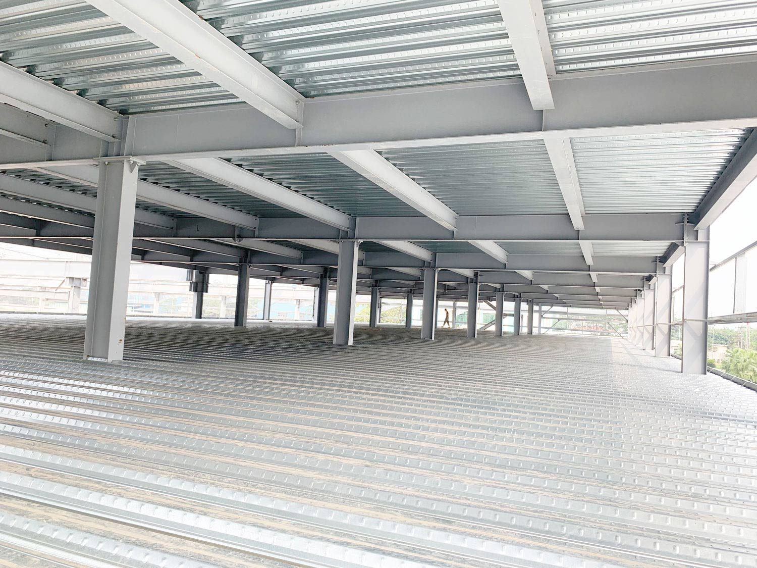 Ưu Điểm Của Sàn Deck So Với Sàn Bê Tông Truyền Thống