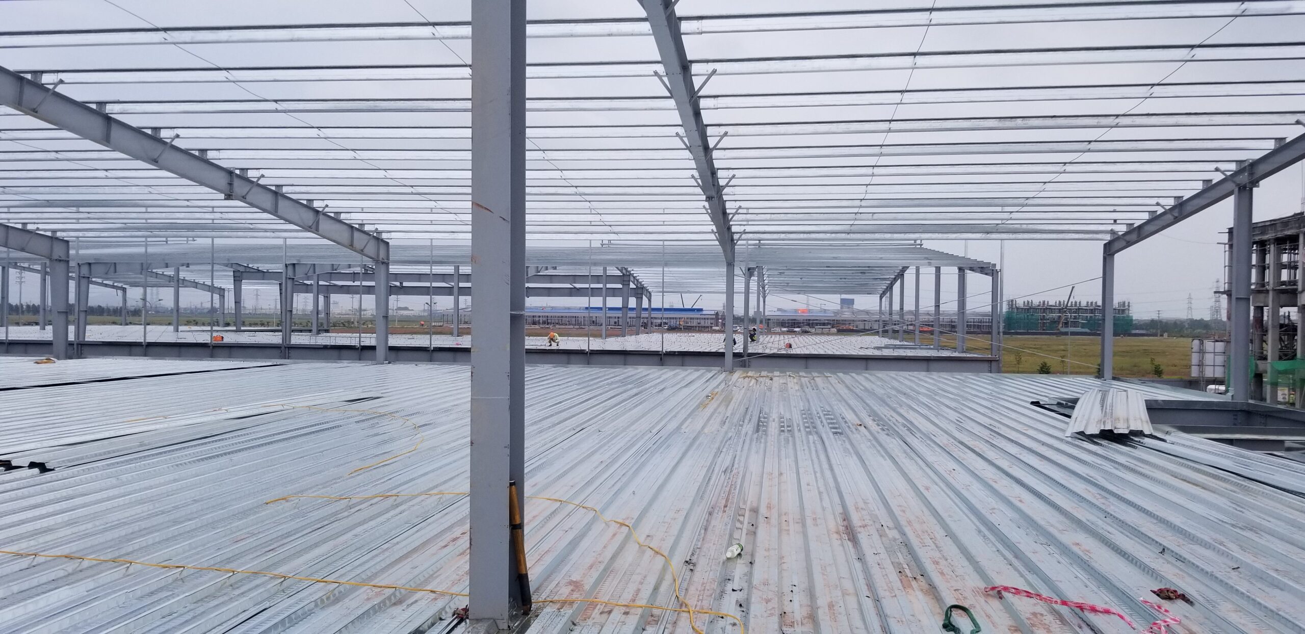 Lưu Ý Khi Chọn Và Thi Công Sàn Deck