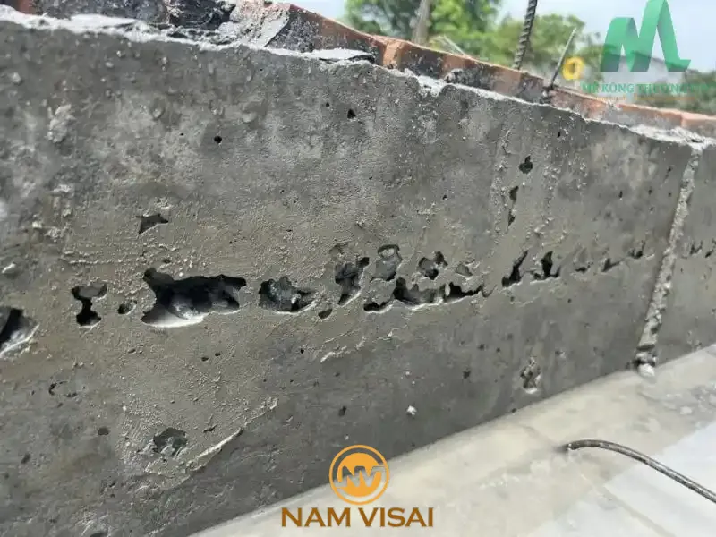 Bê Tông Tươi Bị Rỗ Tổ Ong Là Gì?