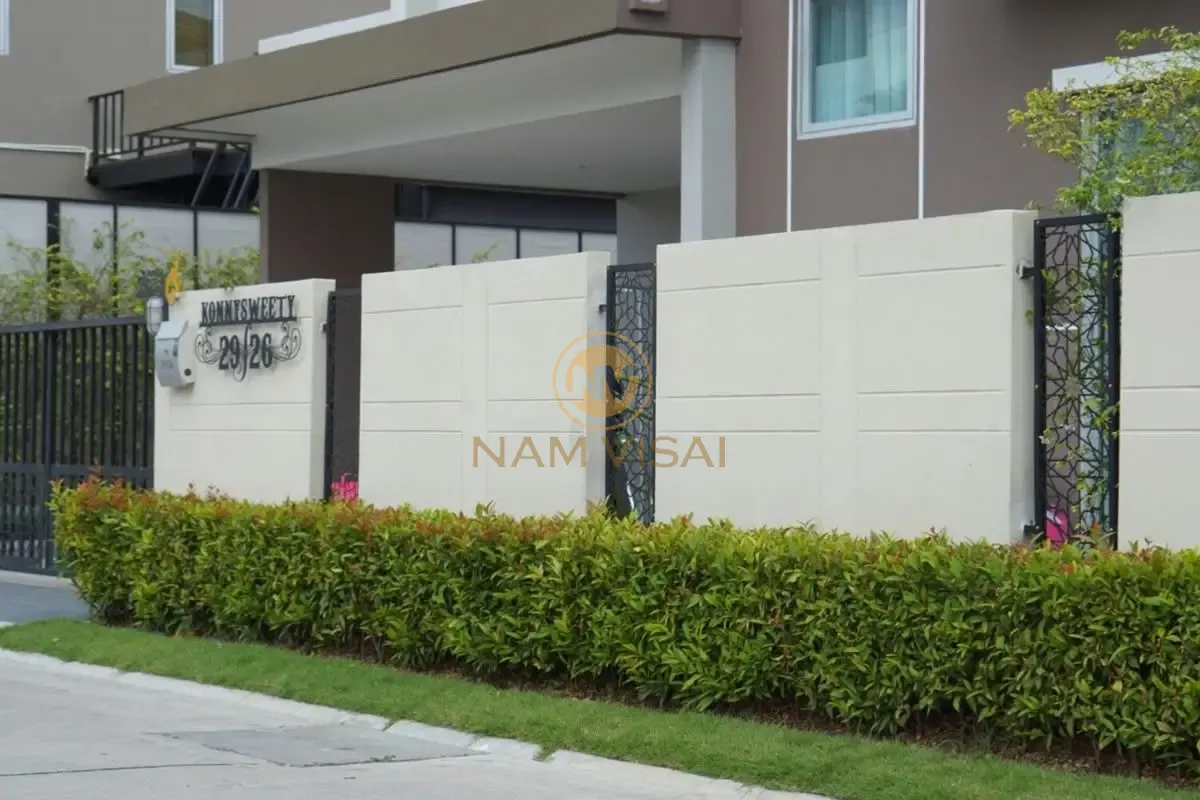 Mẫu hàng rào bê tông hiện đại cho nhà phố, biệt thự