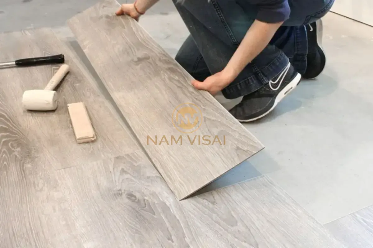 Hướng dẫn vệ sinh và bảo trì sàn nhựa giả gỗ