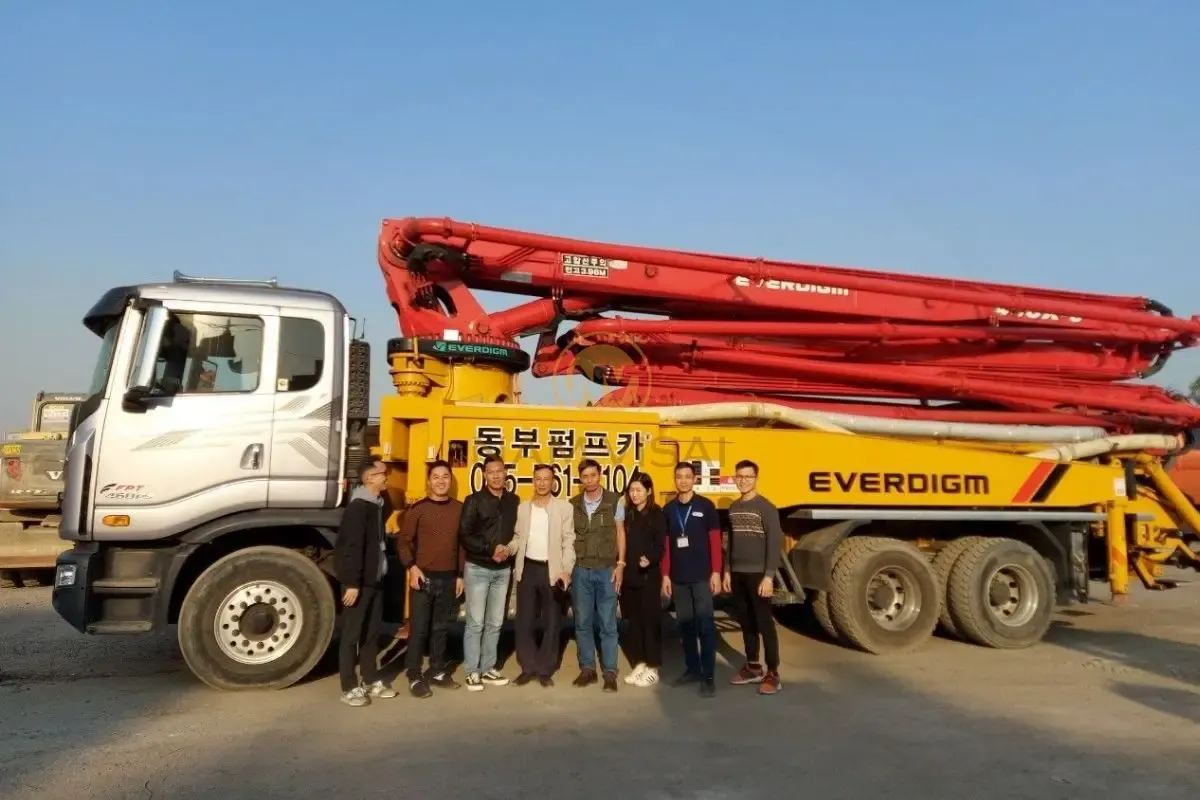 Xe bơm cần bê tông phù hợp với các công trình dân dụng, sàn nhà xưởng, đổ móng...