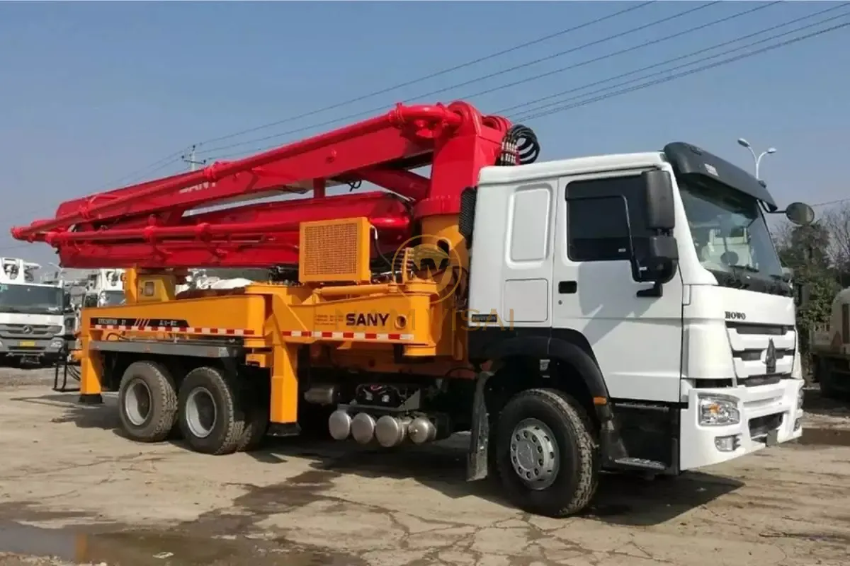 Xe Bơm Cần Bê Tông Là Gì? Ứng Dụng Và Giá Thuê